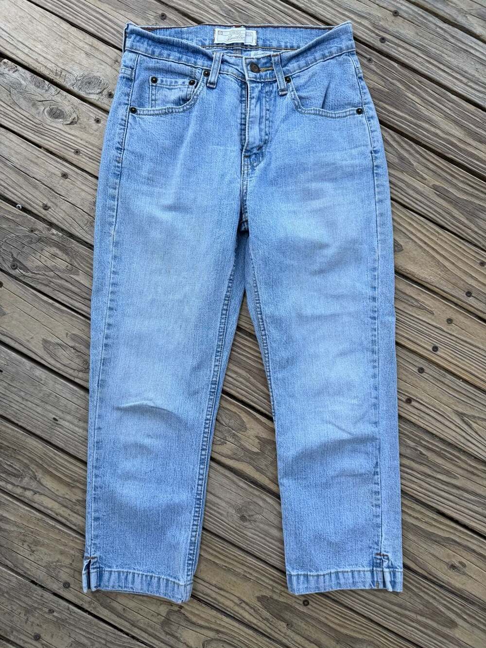 Signature by Levi Strauss & Co. Women's Misses 4 Light Wash Stretch Straight Leg